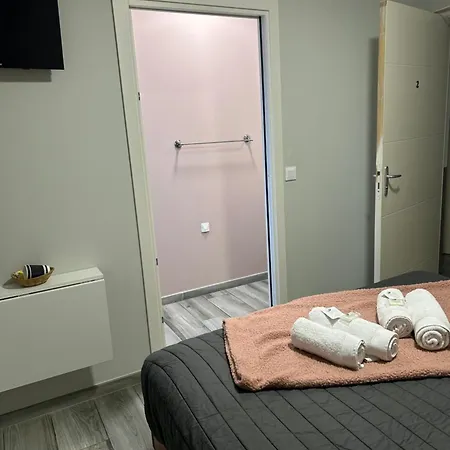 Le Merleblanc Hotell *